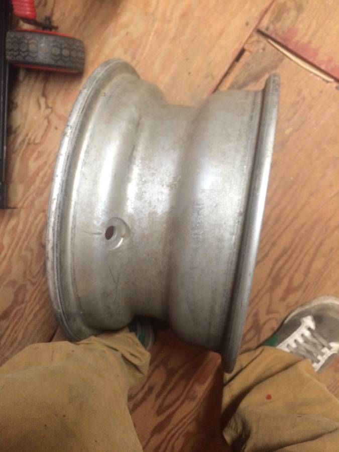 Click to enlarge 10 Hole Campagnola Alloy Ferrari 330 GTC Wheel